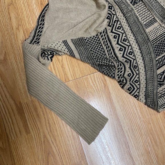 Eyeshadow Black and Tan size L unique sweater. Been 💕 before - Picture 3 of 12